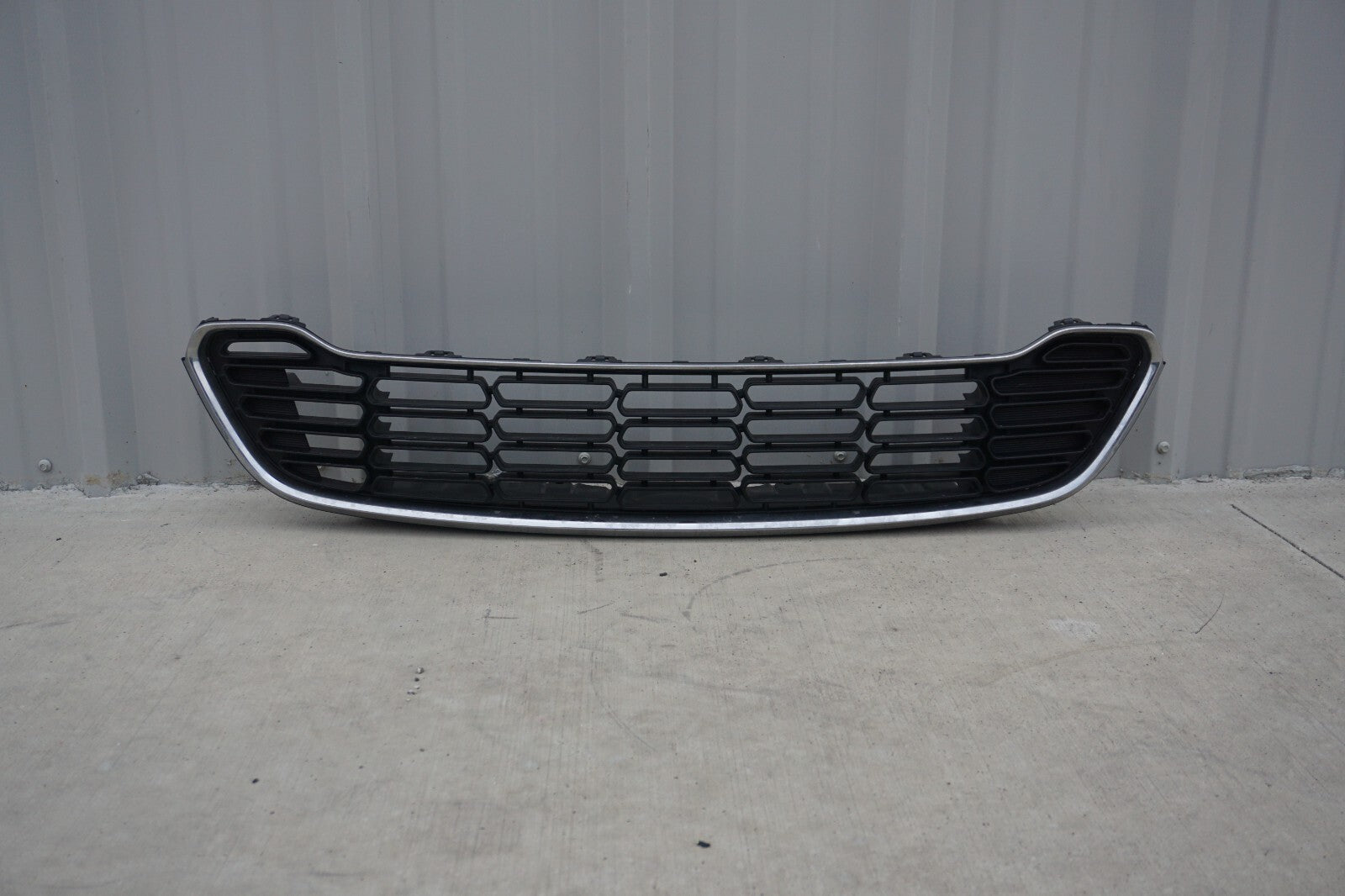 2011 - 2016 Mini Cooper Countryman S Front Radiator Upper Grille 9807476 OEM