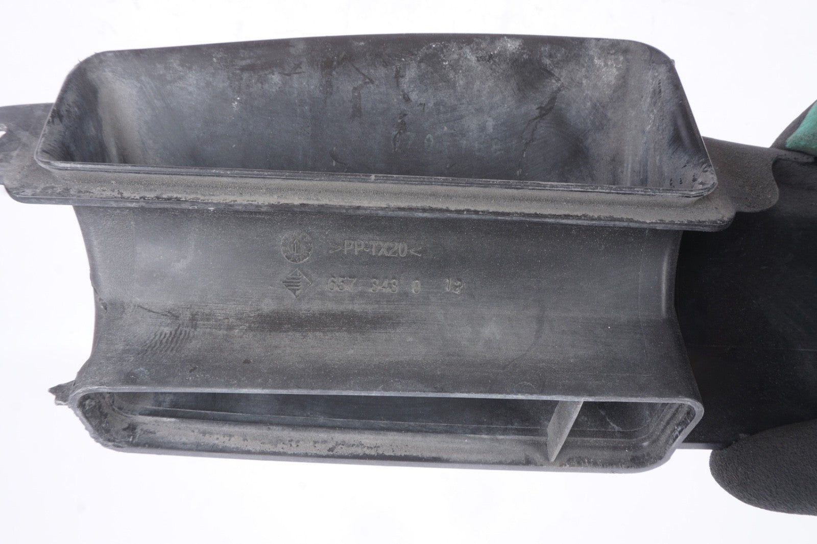 06-11 BMW 328i 335i E90 E92 E84 Engine Motor Air Intake Suction Hood Tube Duct
