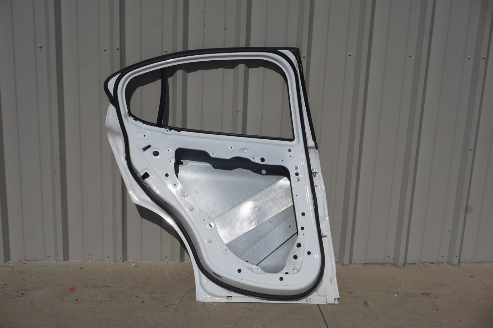 2017 - 2024 ALFA ROMEO STELVIO REAR LEFT EXTERIOR DOOR SHELL WHITE OEM