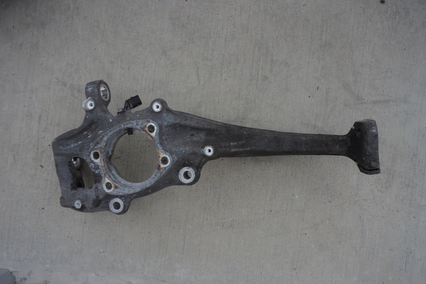 2012-2018 AUDI A7 QUATTRO FRONT LEFT DRIVER SIDE SPINDLE KNUCKLE WHEEL HUB OEM