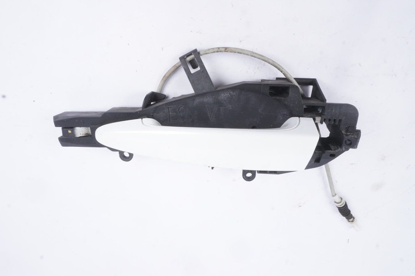 2007-2013 BMW 328i COUPE DRIVER LEFT DOOR HANDLE OEM USED WHITE