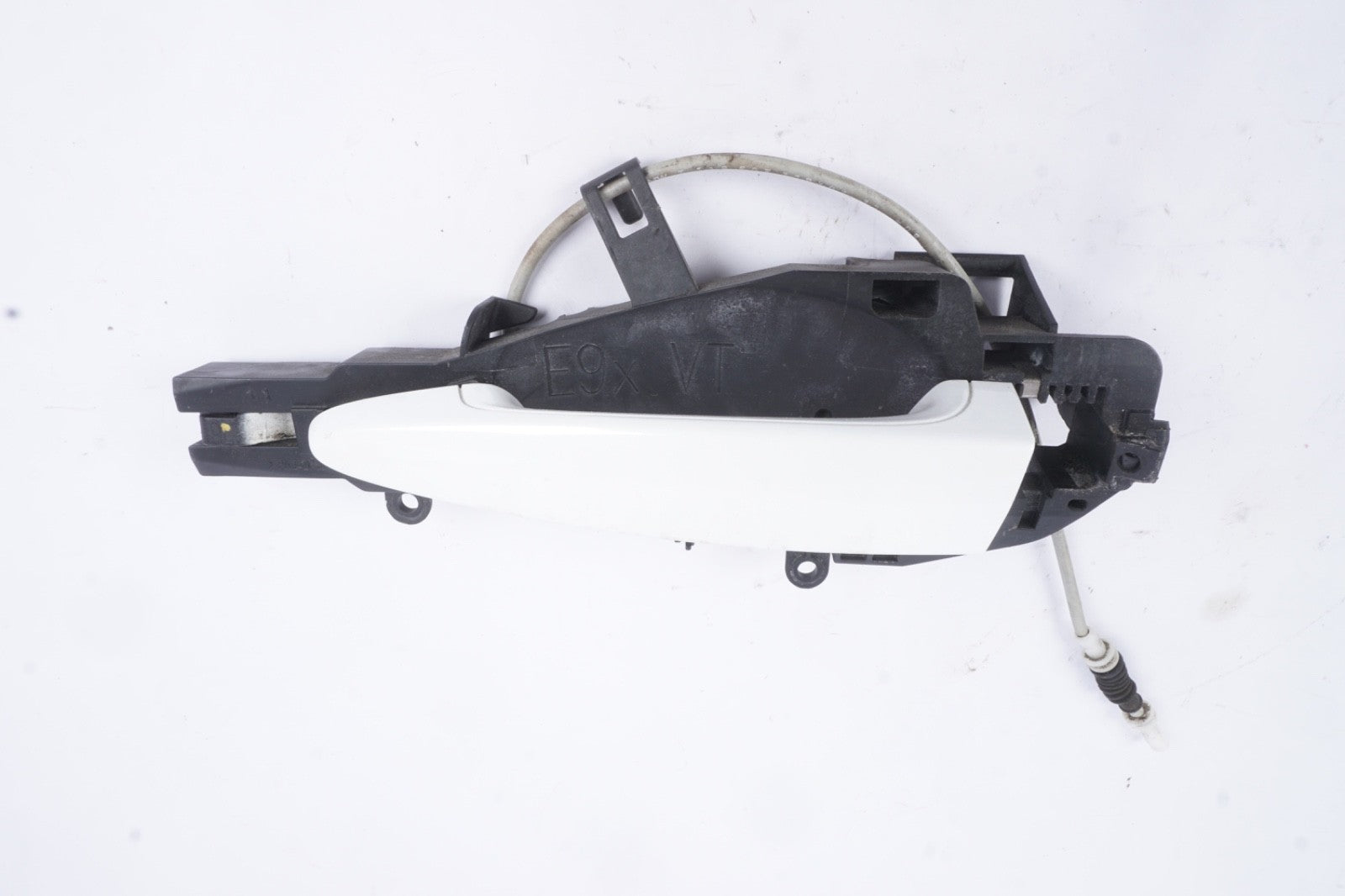 2007-2013 BMW 328i COUPE DRIVER LEFT DOOR HANDLE OEM USED WHITE