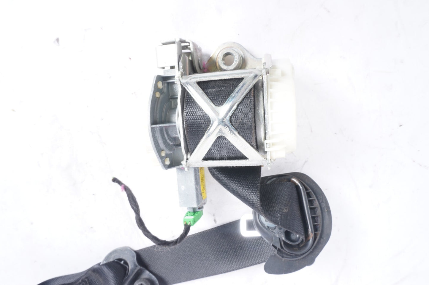 08-14 Mercedes C300 C350 W204 Front Left Driver Seat Belt Retractor OEM