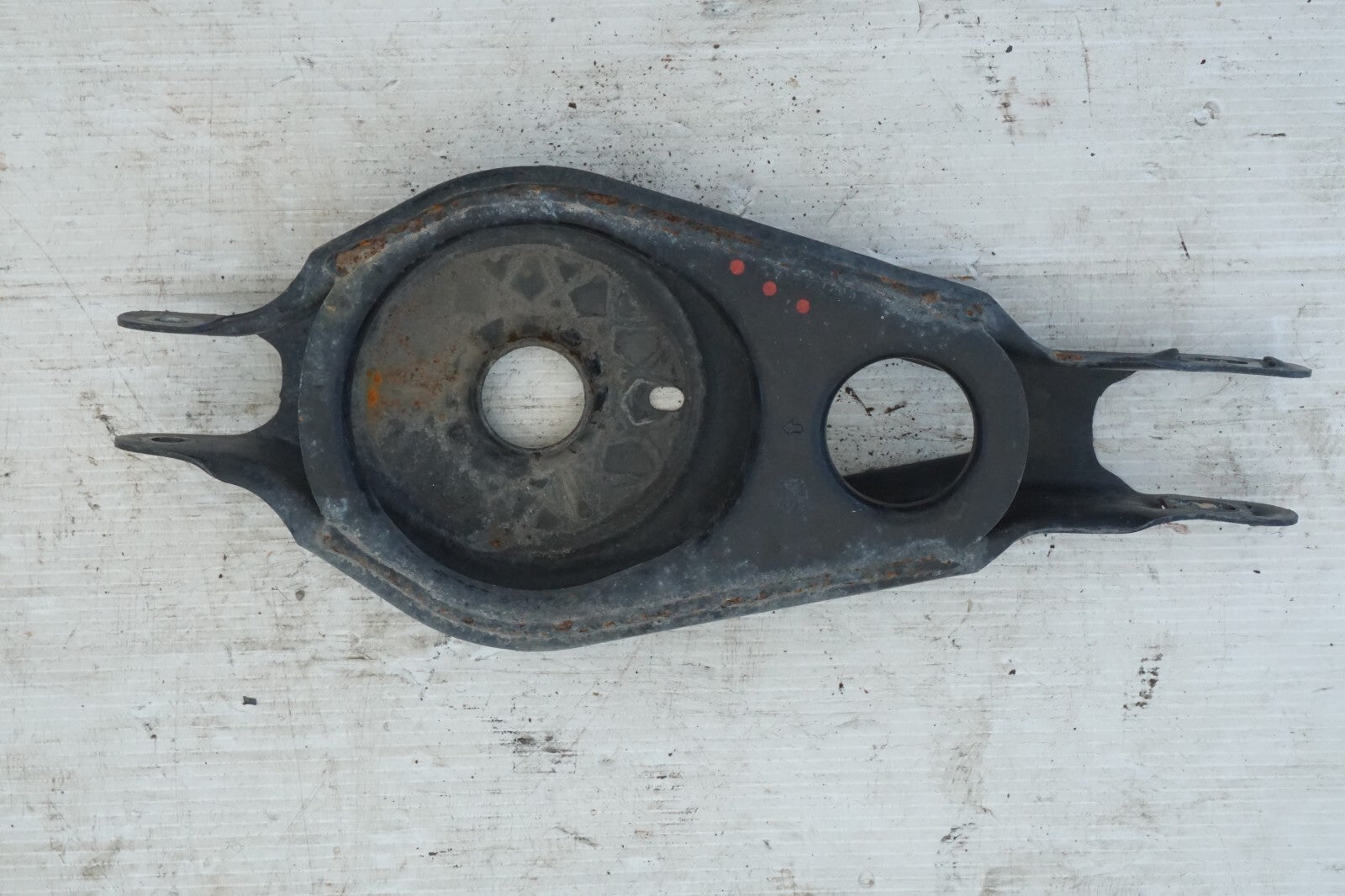 17 - 24 CHRYSLER PACIFICA REAR LEFT DRIVER SIDE LOWER CONTROL ARM OEM