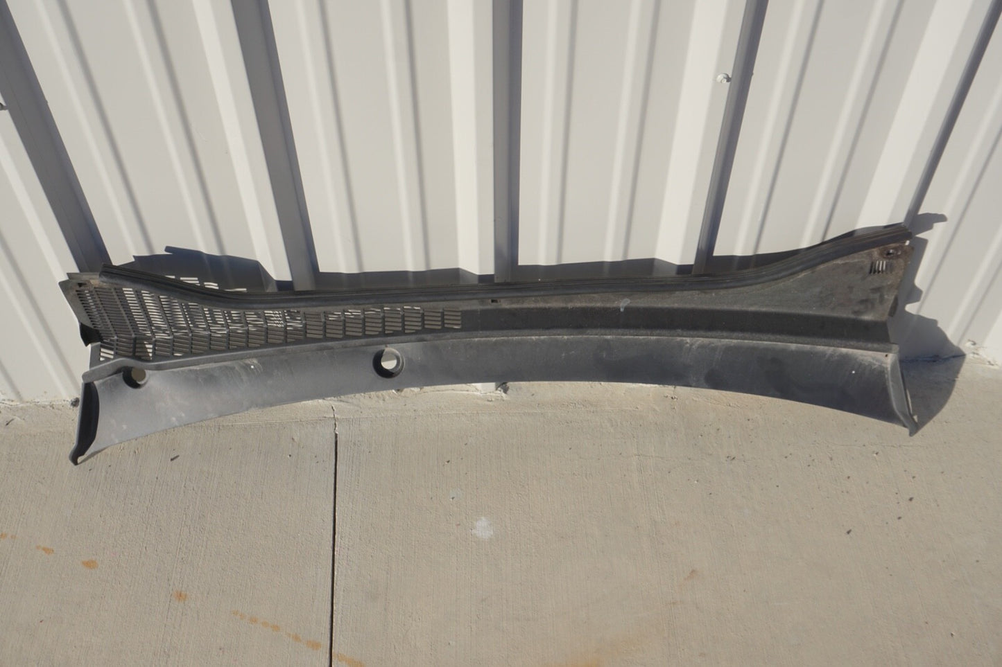 2014 FIAT 500L FRONT WINDSHIELD WIPER COWL GRILLE OEM 14 15 16 17 18