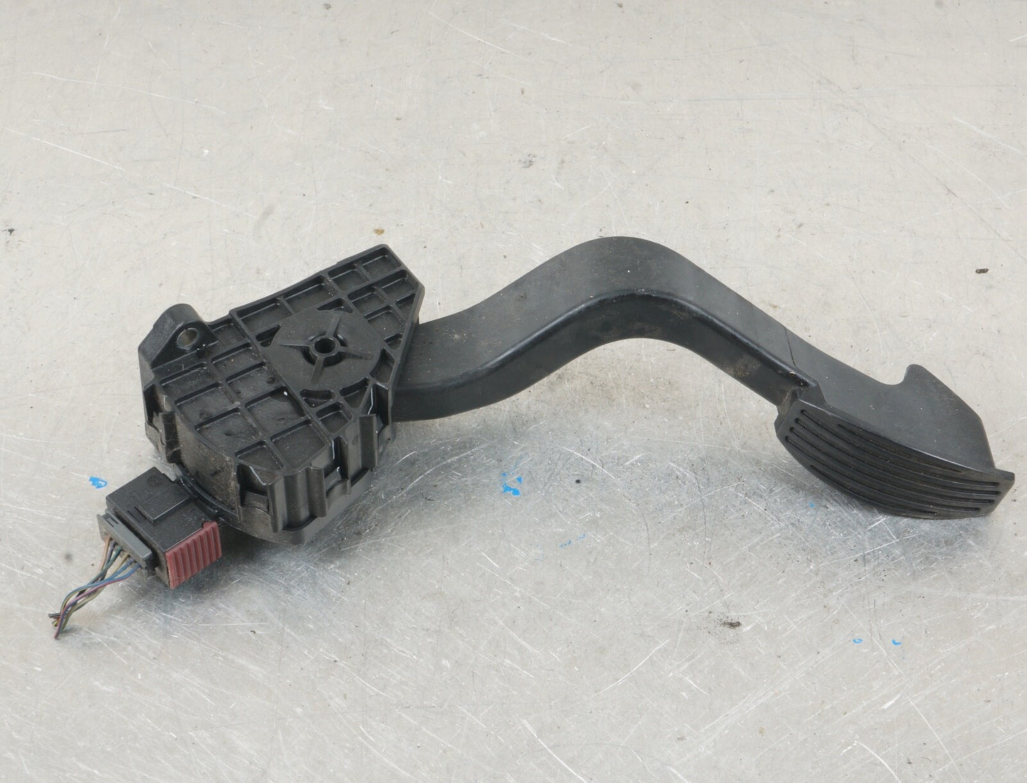 2012-2019 Fiat 500 Accelerator Pedal 68073429AB OEM