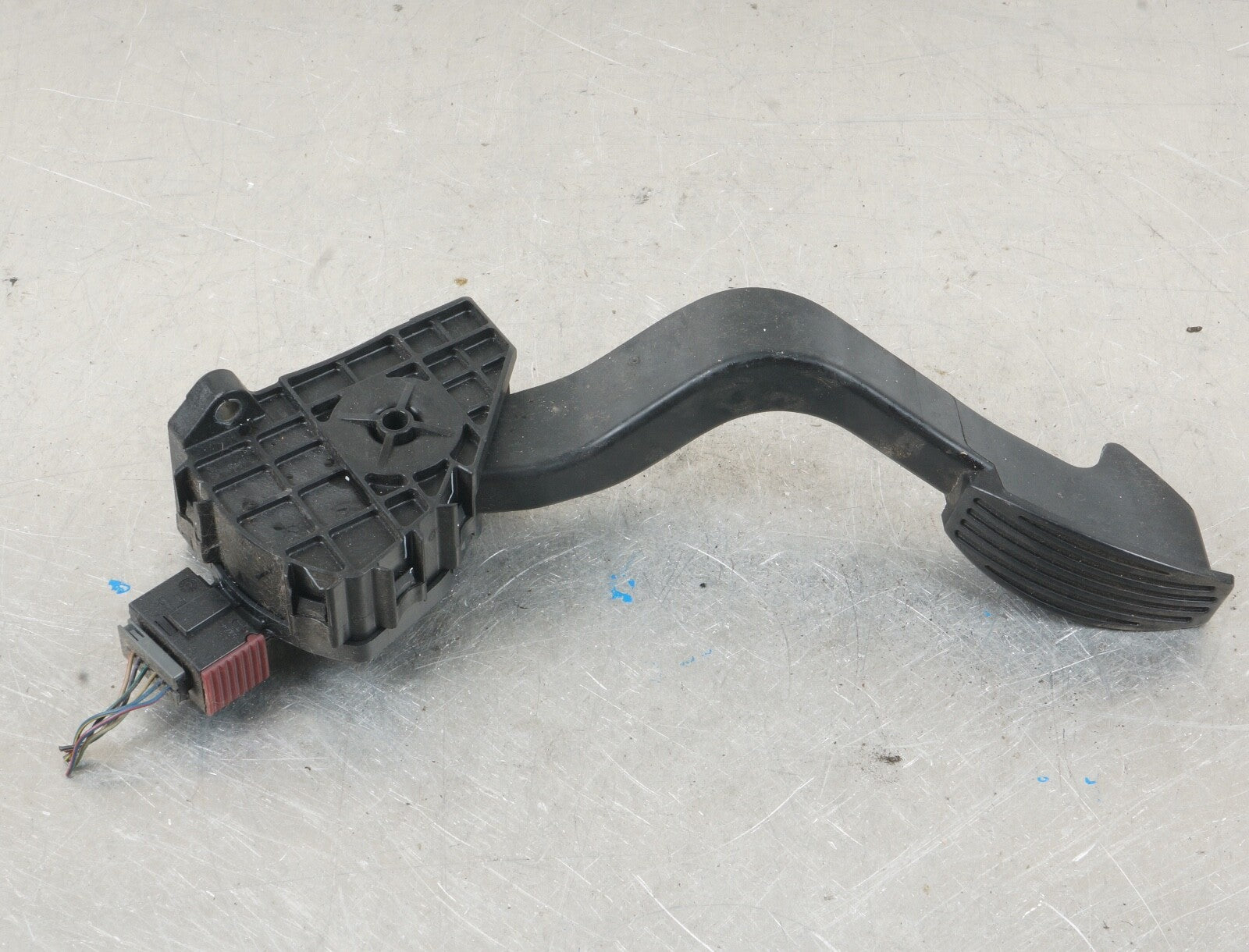 2012-2019 Fiat 500 Accelerator Pedal 68073429AB OEM