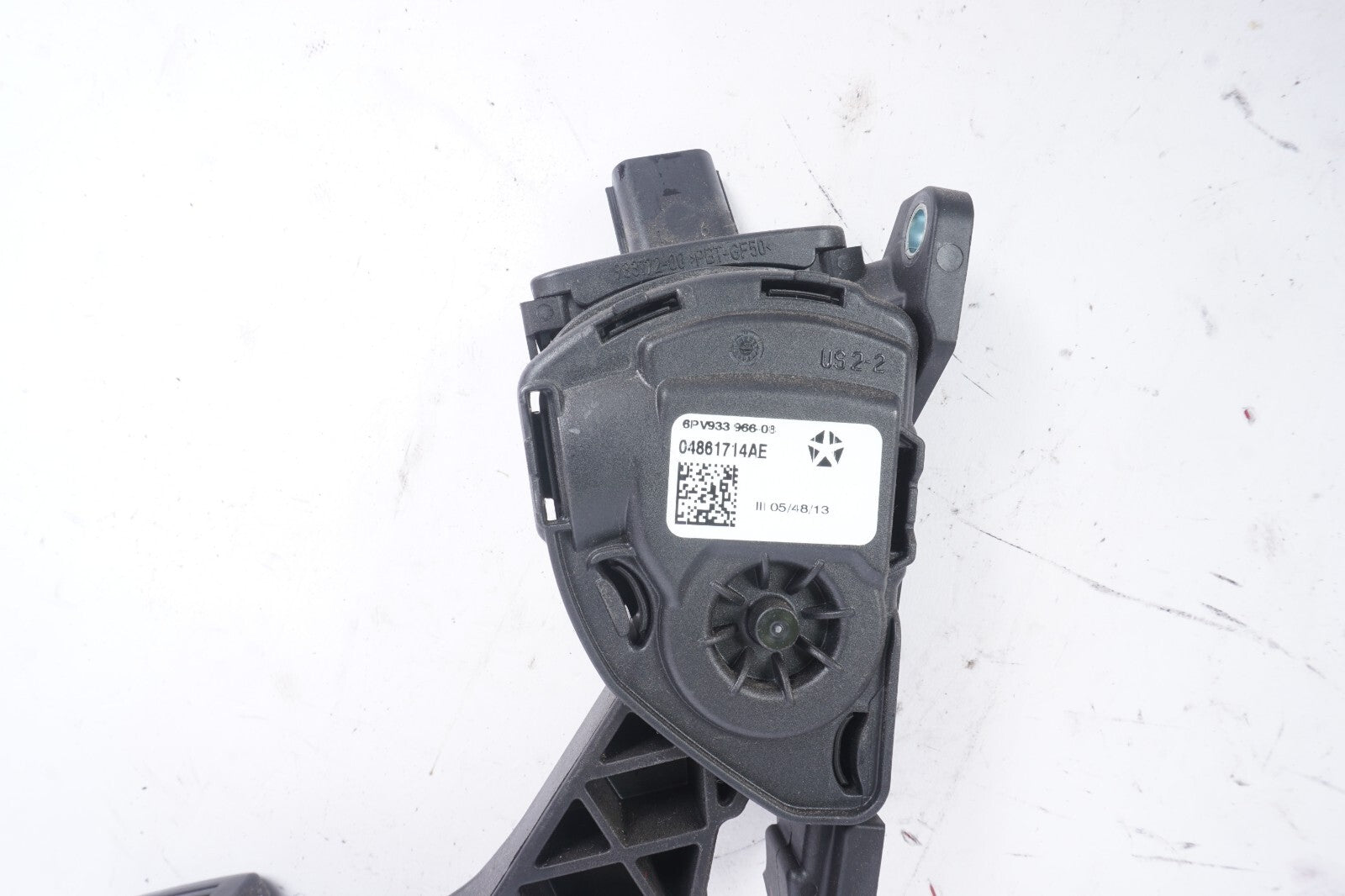 2014-2017 Maserati Ghibli Gas Accelerator Pedal 04861714  OEM
