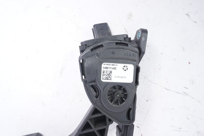 2014-2017 Maserati Ghibli Gas Accelerator Pedal 04861714  OEM