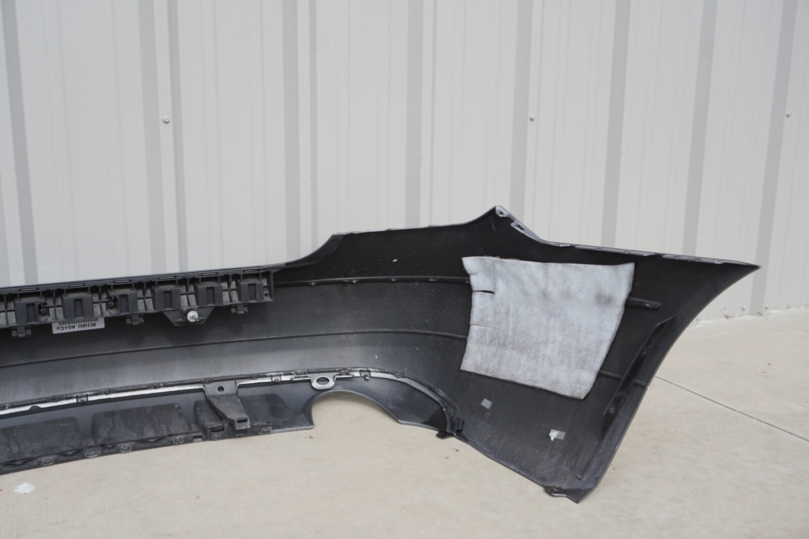 2010 2011 2012 2013 MERCEDES E350 CONVERTIBLE  COUPE REAR BUMPER COVER OEM