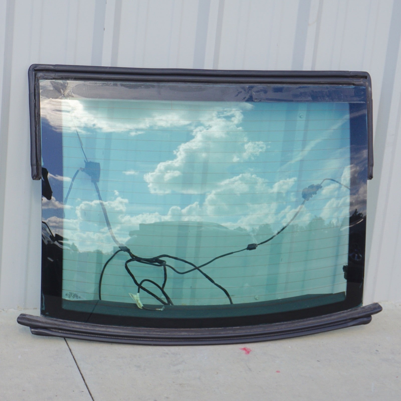 2003 - 2012 Mercedes R230 SL600 SL55 AMG Rear Back Windshield Glass Assembly