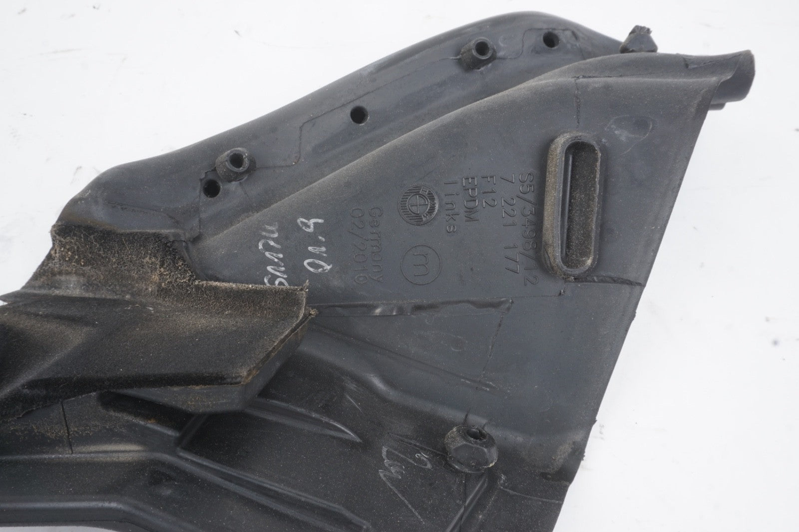 2012 - 2017 BMW 650i Front Left Windshield Trim Seal OEM