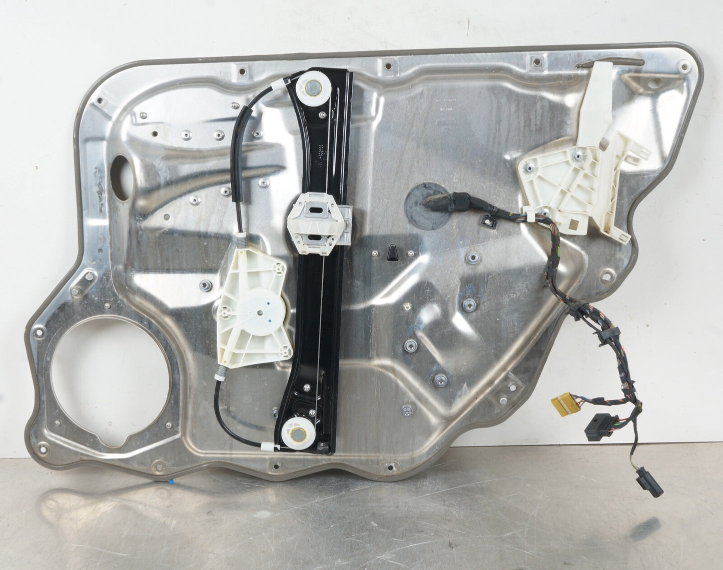 2007-2013 MERCEDES S550 W221 REAR LEFT DOOR WINDOW REGULATOR W/ CARRIER OEM
