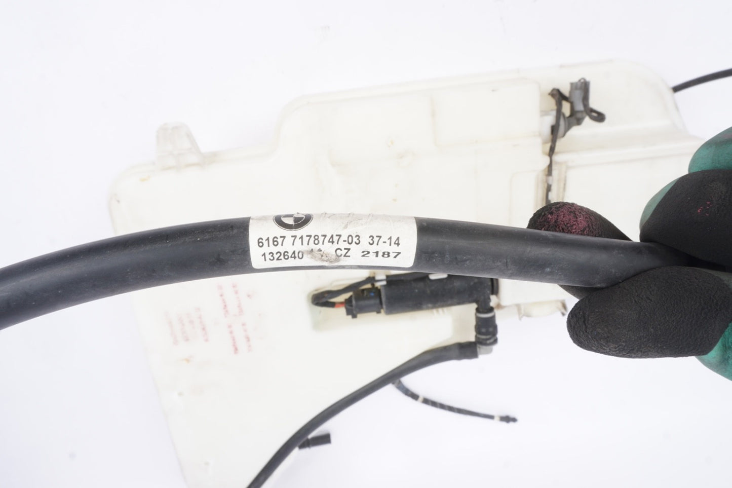 BMW 528 535 550 640 650 740 750 WINDSHIELD WASHER FLUID TANK RESERVOIR BOTTLE