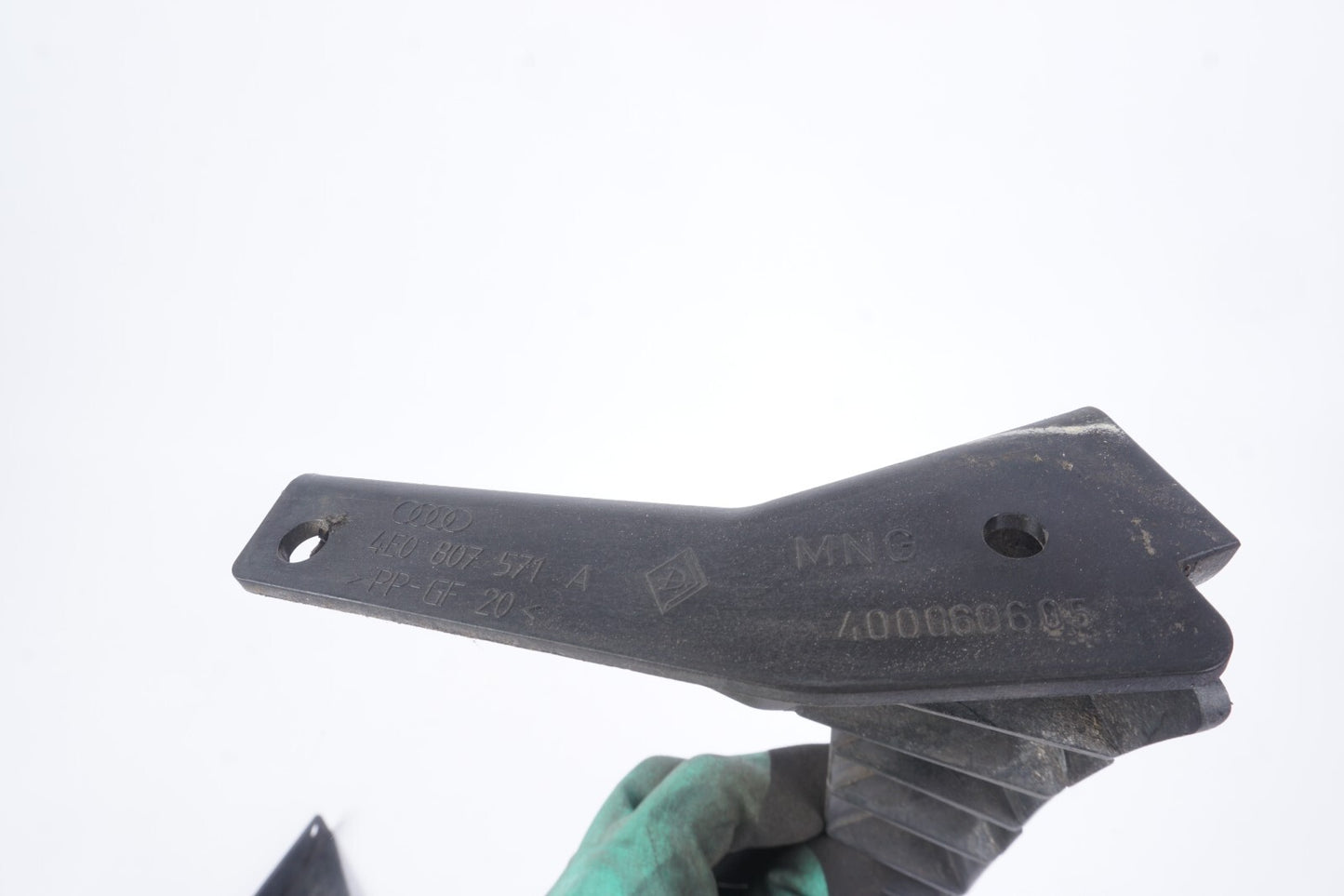 2004  - 2010 Audi A8 A8L Rear Bumper Bracket Left & Right OEM