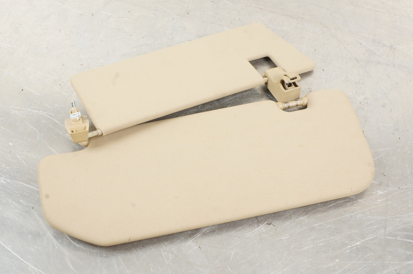 09-13 Mercedes W251 R350 R320 Front Right Side Sun Visor Sun Shade Beige OEM
