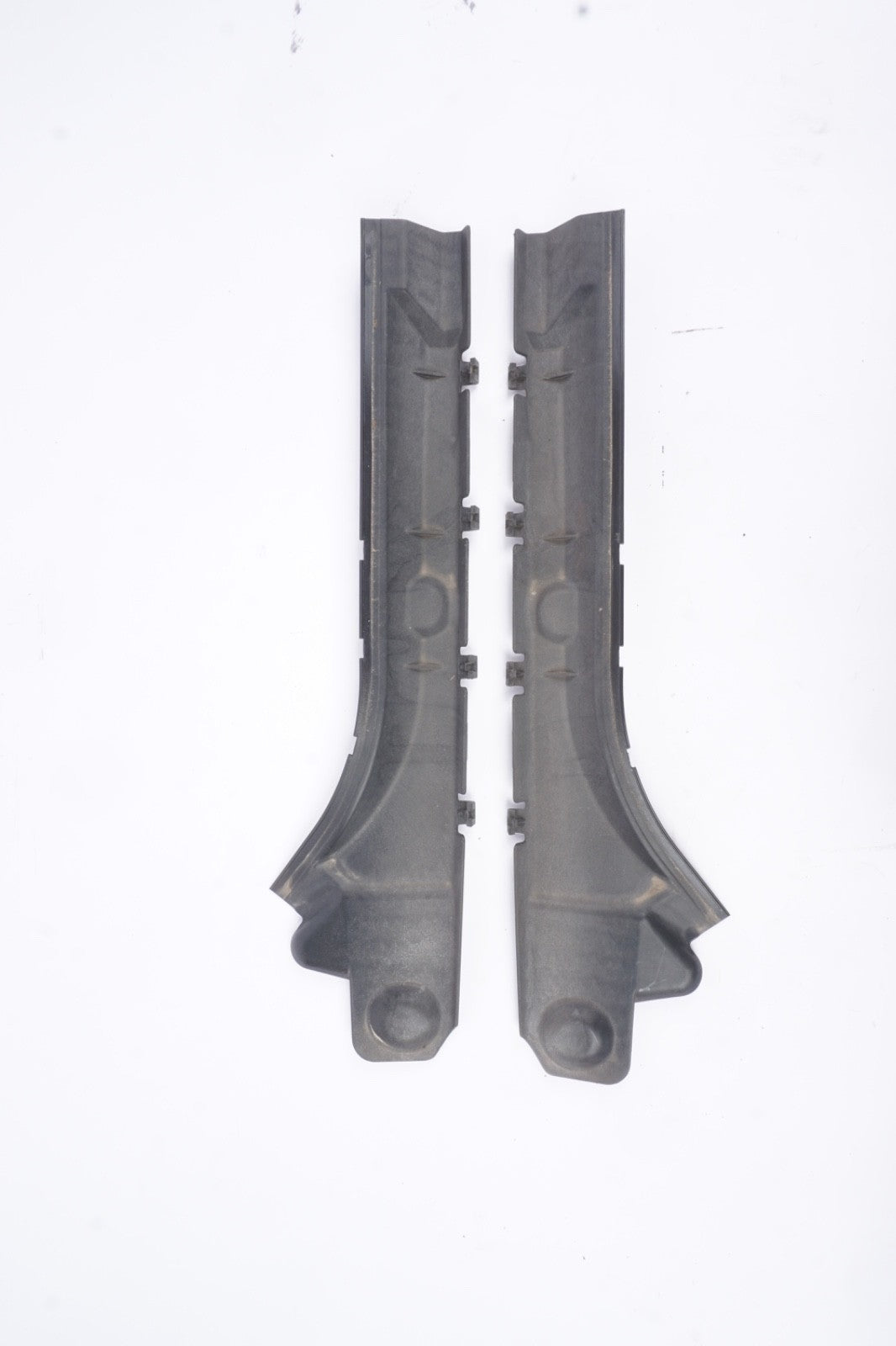 07-13 W221 MERCEDES S550 FRONT LEFT & RIGHT FENDER SUPPORT BRACKET SET