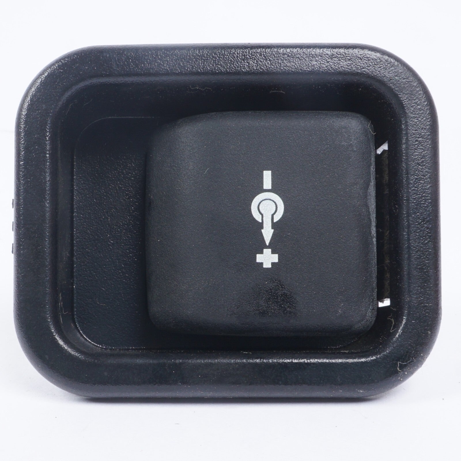 2004 - 2010  BMW 650i E63 E64 Power Input Plug 12V Socket Outlet 7040621  OEM