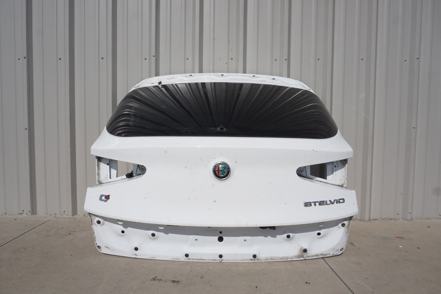 2018 - 2025 ALFA ROMEO STELVIO REAR LIFTGATE TAILGATE SHELL COVER OEM WHITE