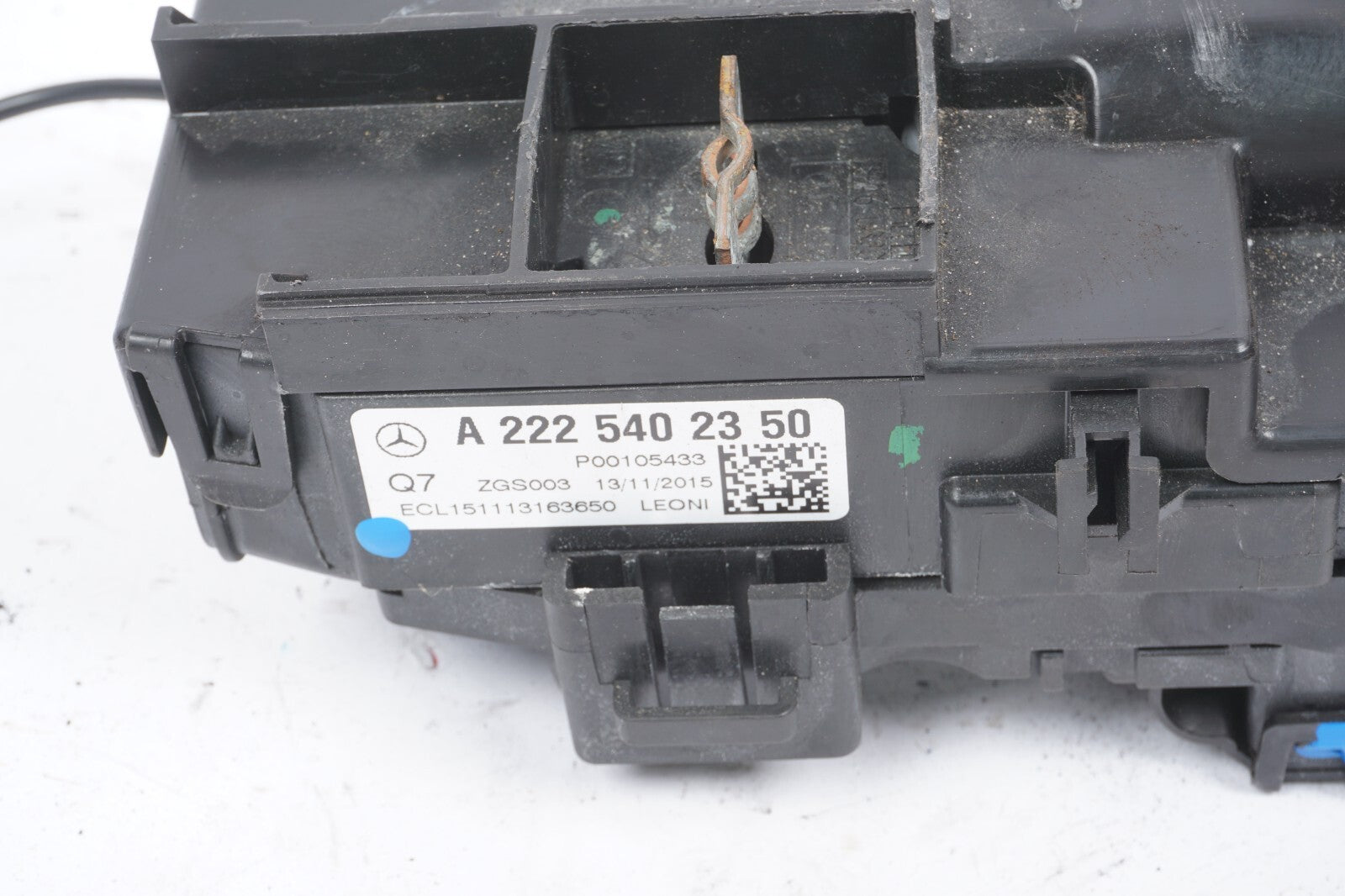 14-17 Mercedes S550 W222 Front Right Engine Fuse Box Junction 2225402350 OEM