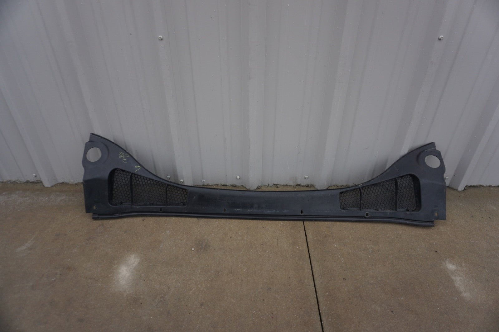 2012 - 2018 Ford Focus Windshield Wiper Motor Cowl Cover
