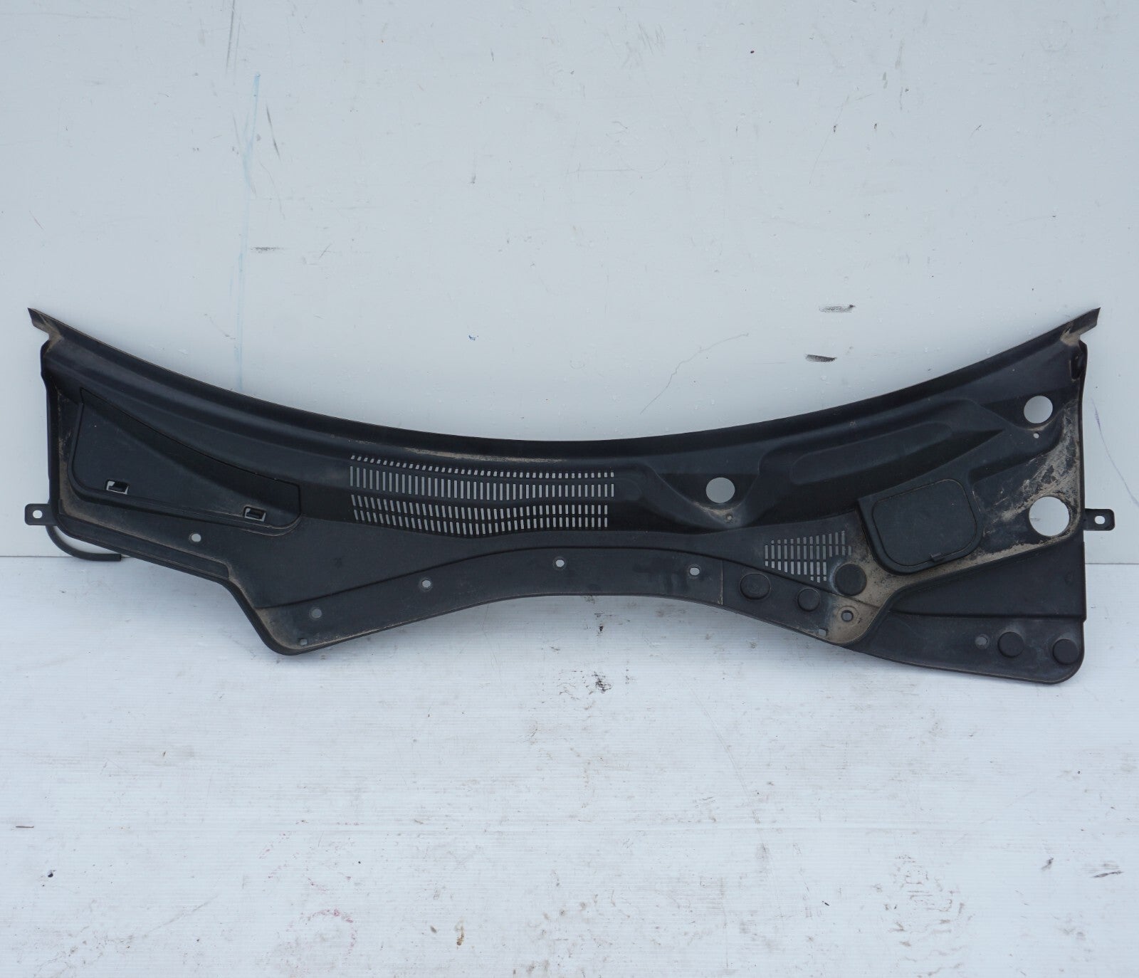 2014-2019 MASERATI GHIBLI WINDSHIELD WIPER COWL COVER PANEL GRILLE OEM