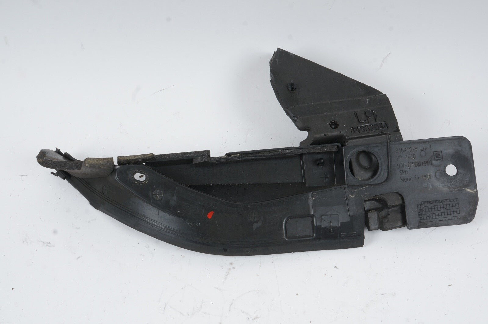 2020-2023 CADILLAC CT4 RIGHT LEFT HOOD REARWARD OUTER ABSORBER AIR INLET SEAL