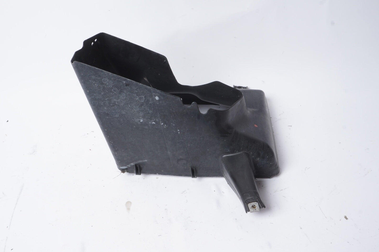 2012 - 2015 BMW 650i F06 LEFT DRIVER FRONT INTERCOOLER AIR INLET DUCT SHROUD OEM