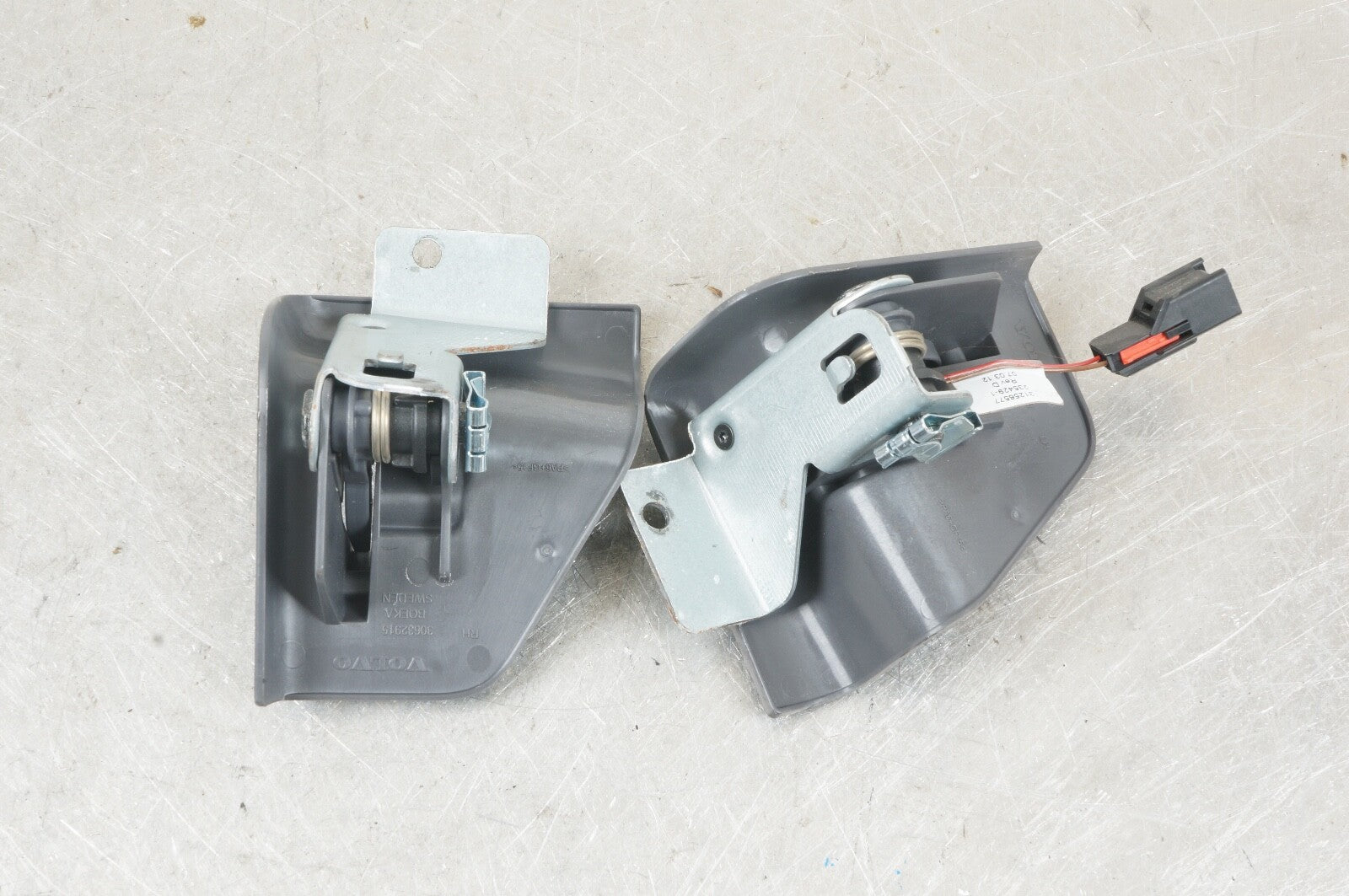 2006 - 2013 VOLVO C70 CONVERTIBLE REAR RIGHT & LEFT ROOF LOCK LATCH SET