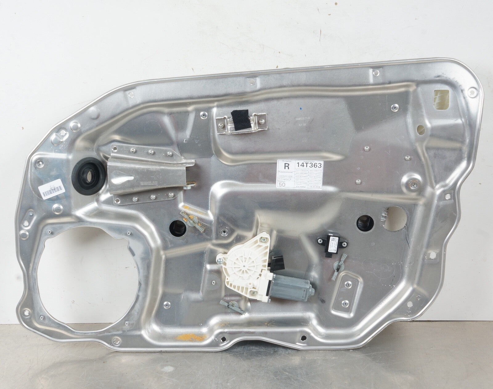 07-13 Mercedes W221 S550 S400 Front Right Door Window Regulator Lock Actuator 
