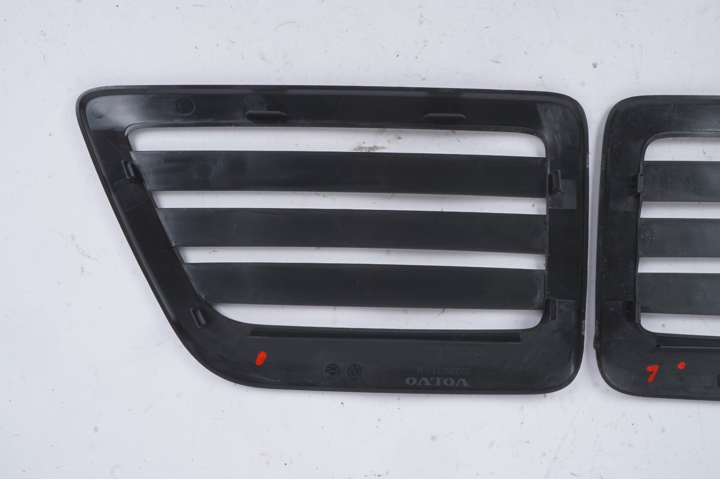 2021 - 2024 Polestar 2 Floor Heater Vent Grille Front Right & Left  OEM
