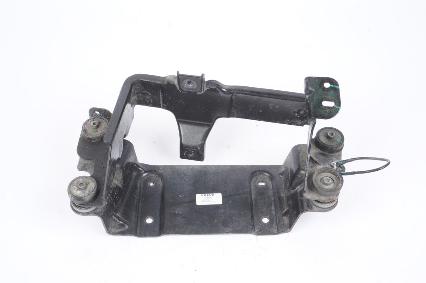 2021 2022 2023 2024 POLESTAR 2 A/C AIR COMPRESSOR BRACKET 32275530 OEM