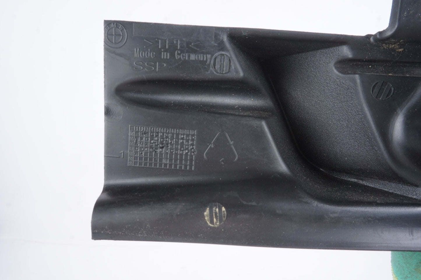 BMW 5 E60 E61 530 535 550 RIGHT LEFT INTAKE MANIFOLD DUCT COVERS 6939722 6939721