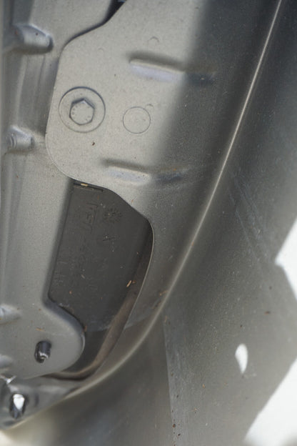 2006 - 2011 Mercedes ML350 ML500 Front Fender Right Passenger OEM