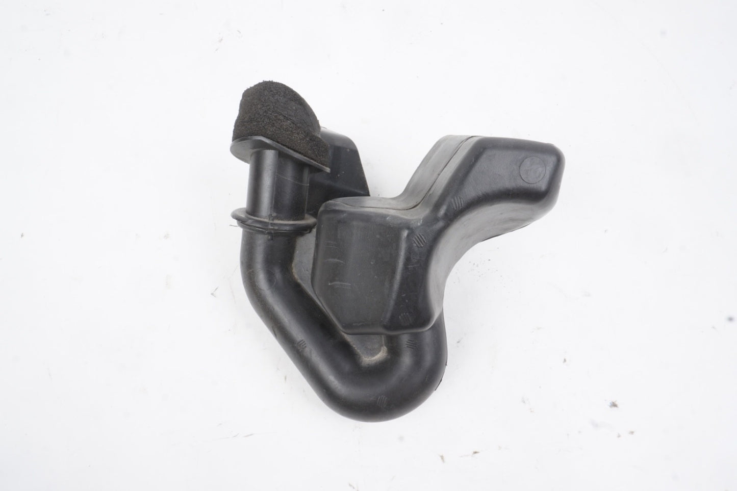 2016 - 2018 Ford Focus Titanium Air Cleaner Intake Duct Tube Resonator OEM