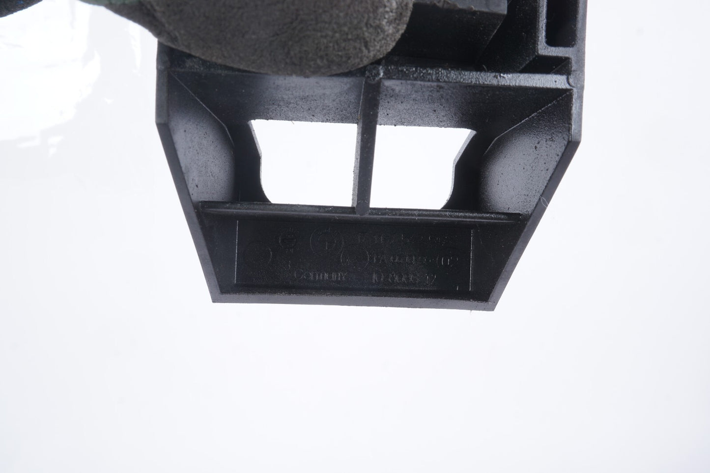 2006 - 2010  BMW 650i E64 Radiator Condenser Lower Bracket Holder 2pcs  OEM