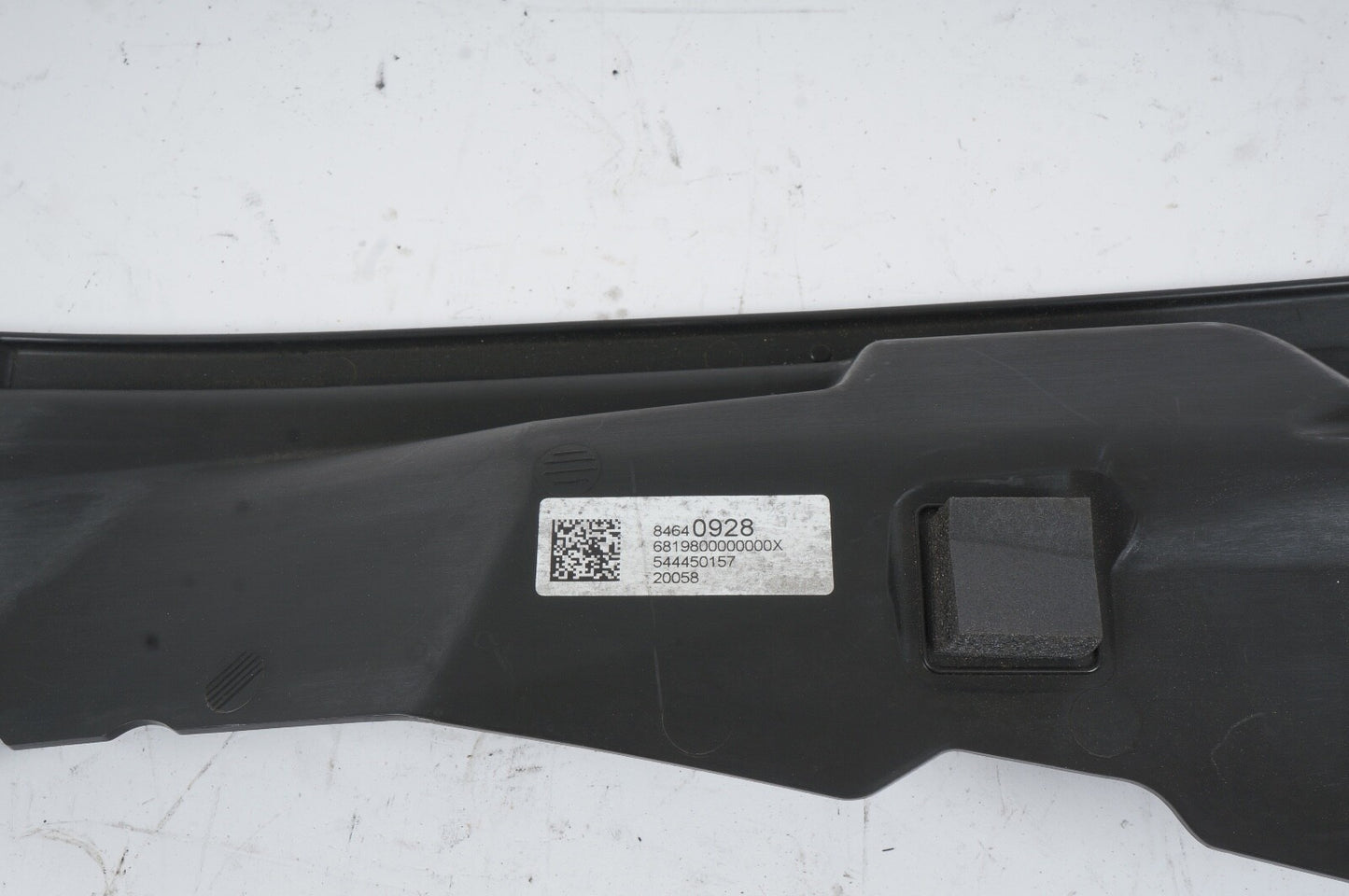 2020-2022 CADILLAC CT4 FRONT LEFT WINDSHIELD WIPER WASHER MOTOR SHIELD COVER OEM