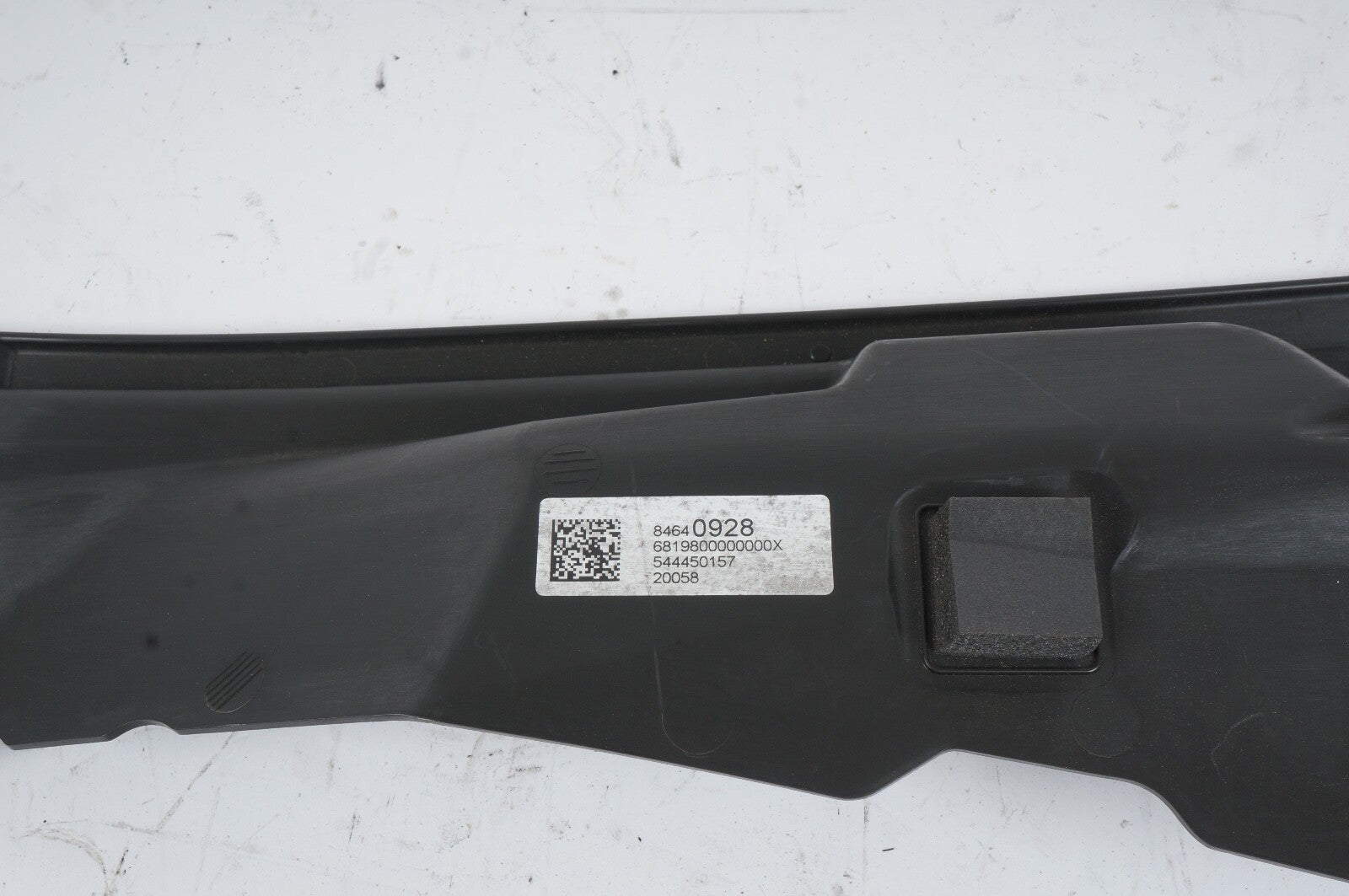 2020-2022 CADILLAC CT4 FRONT LEFT WINDSHIELD WIPER WASHER MOTOR SHIELD COVER OEM