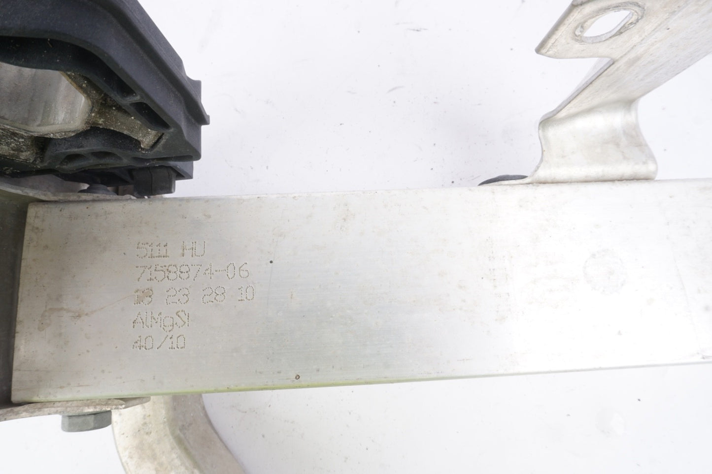 2011 - 2017 BMW 535I GT XDRIVE - Front Right Bumper BAR Bracket 7158874