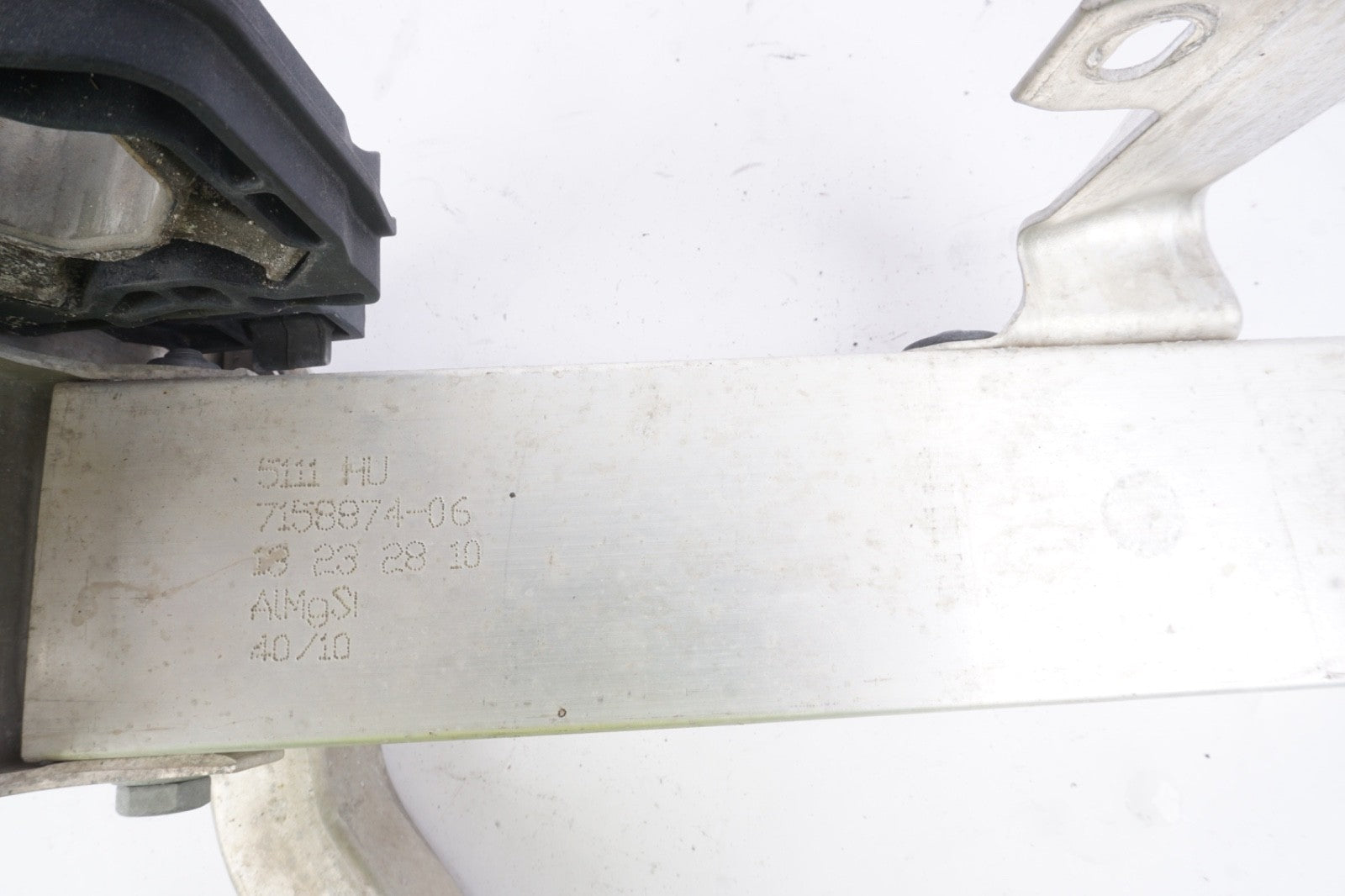 2011 - 2017 BMW 535I GT XDRIVE - Front Right Bumper BAR Bracket 7158874