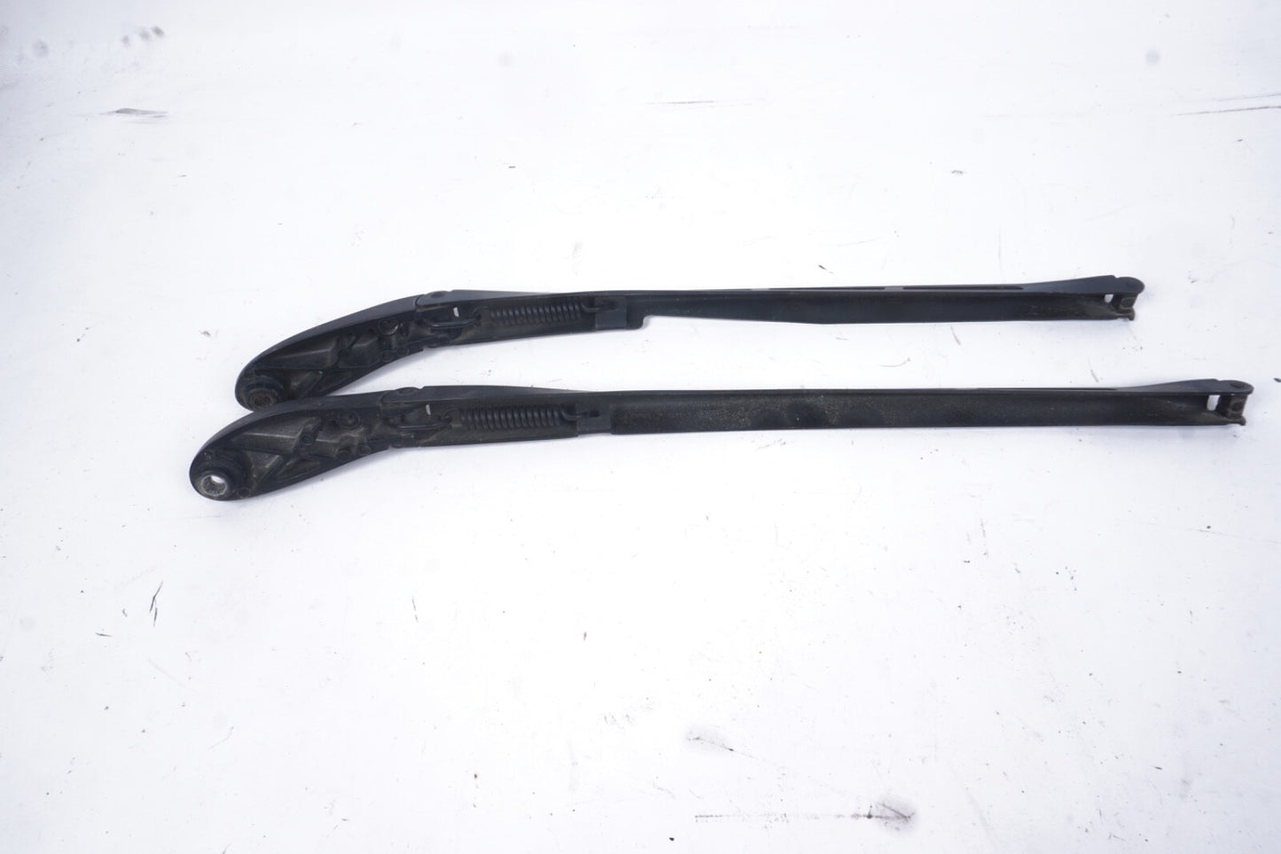 04-10 AUDI A8 Front Windshield Left Driver & Right Passenger Wiper Arm