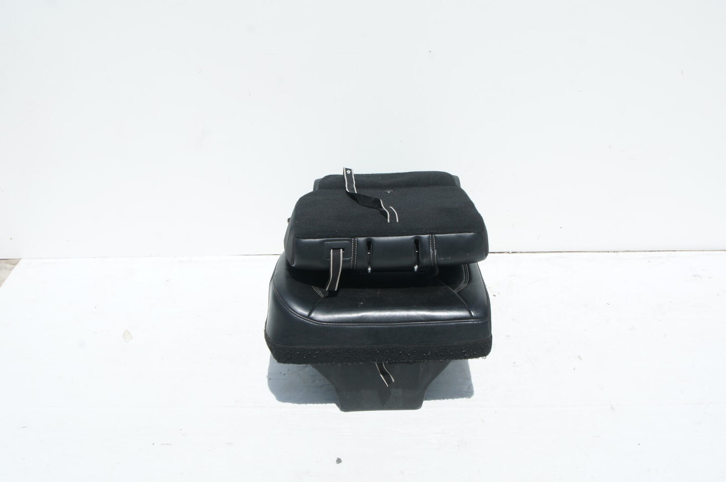 2017 - 2020 CHRYSLER PACIFICA 3RD ROW SEAT RIGHT PASSENGER SIDE OEM