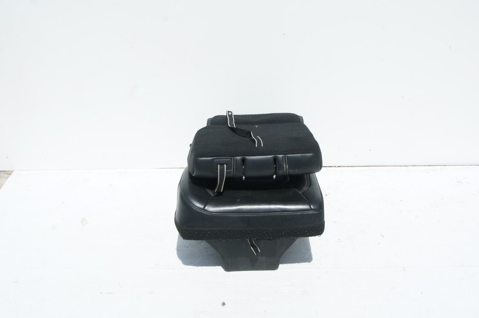 2017 - 2020 CHRYSLER PACIFICA 3RD ROW SEAT RIGHT PASSENGER SIDE OEM