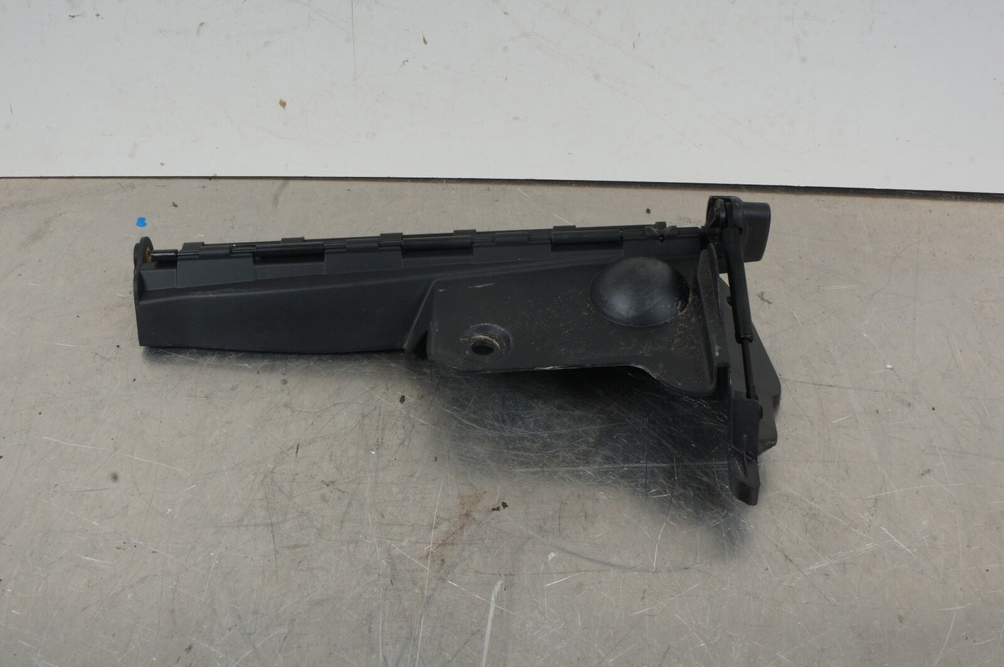 03-08 BMW Z4 E85 Rear Left Driver Side Parcel Shelf Bracket Mount 7060835 OEM