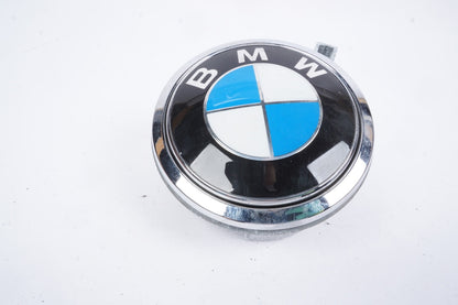 04-10 BMW E63 E64 650 645 M6 REAR TRUNK LID HANDLE EMBLEM LOCK LATCH CARRIER OEM