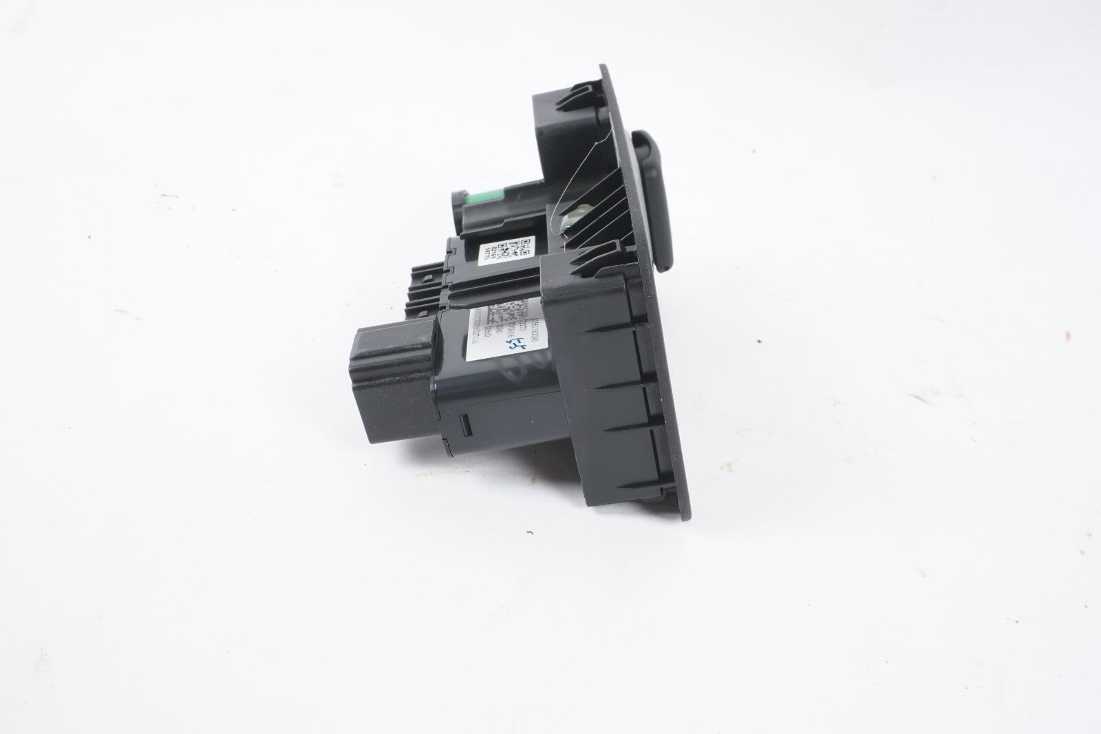 17 - 22 Alfa Romeo Giulia  USB CHARGER PORT 12V SOCKET TRIM  OEM