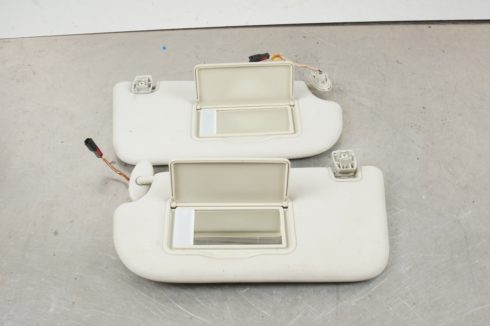 2015-2018 Ford Focus DRIVER Passenger Sun Visor Sunvisor OEM PAIR