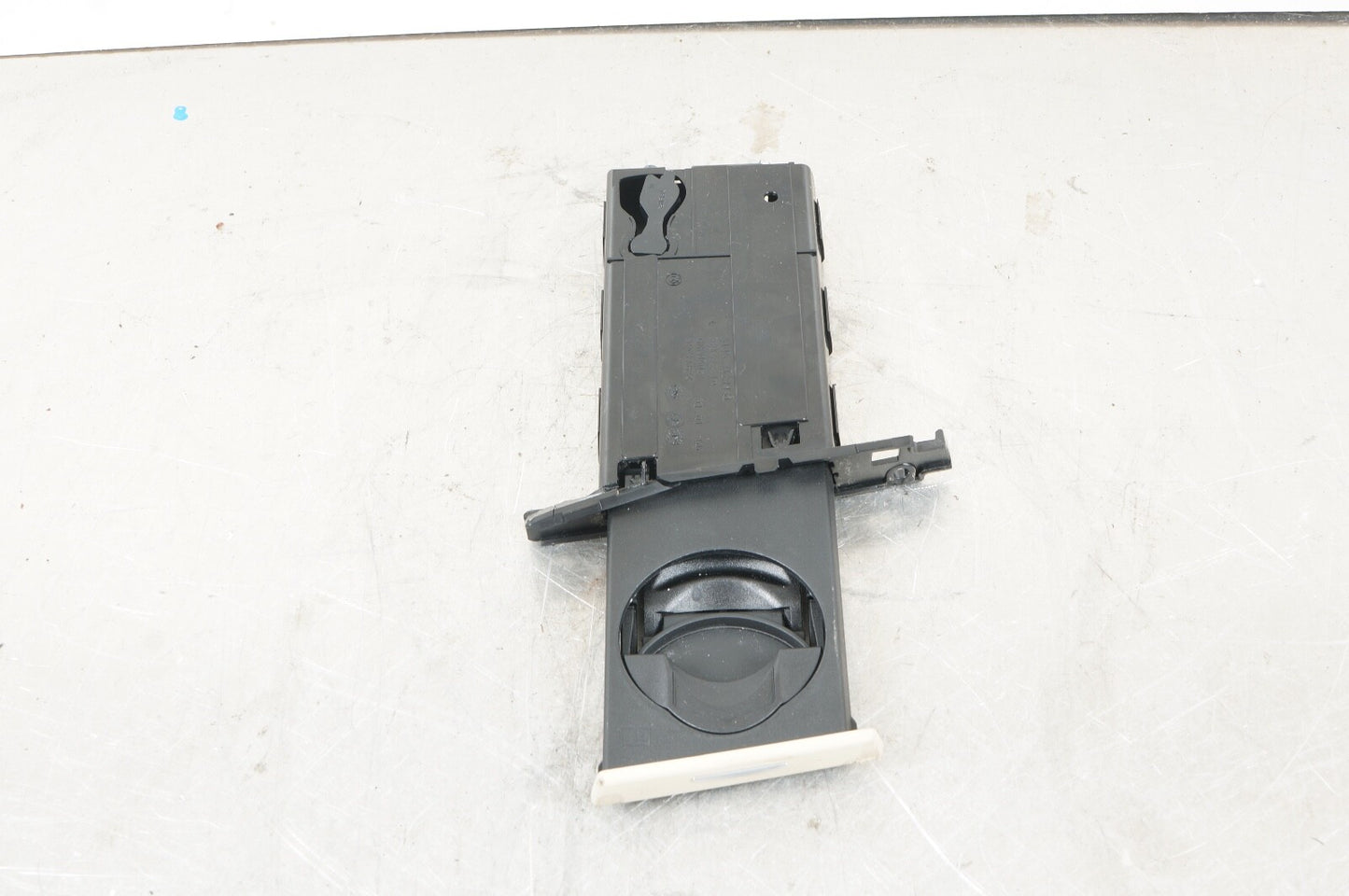 2007 - 2013 BMW 3-Series Front Right Dash Cup Holder Unit P: 7127461 OEM