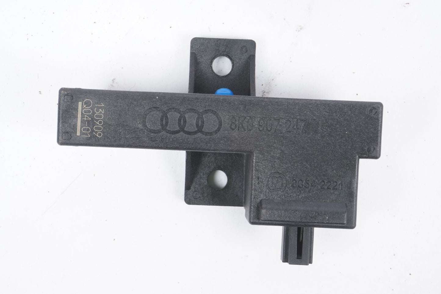 2011 - 2017 Audi A8L A8 Keyless Access Entry Antenna 8K0907247  OEM