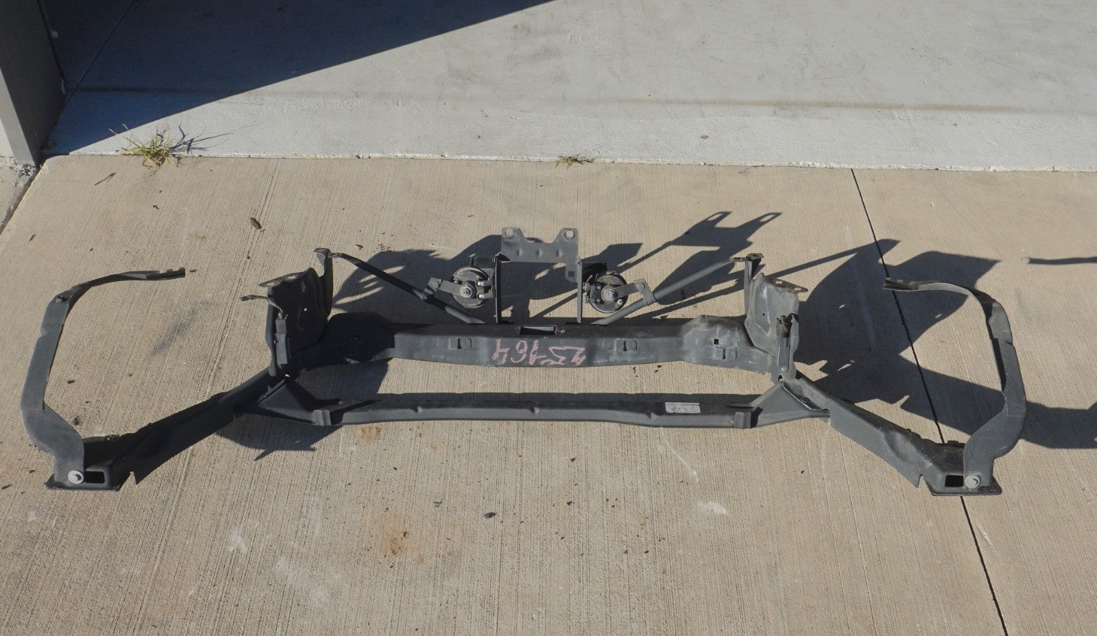 03-08 Mercedes R230 SL500 SL55 Upper Radiator Support Core Headlight Bracket Oem